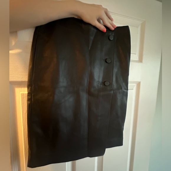 Ann Taylor Pencil Skirt Size 0 - Picture 3 of 3